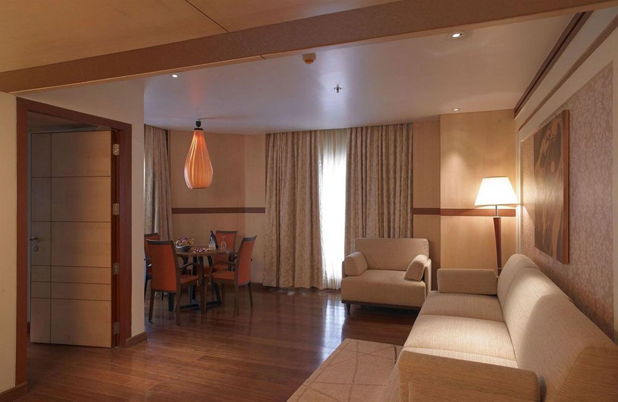 Royal Orchid Central Kireeti Hampi, Hospet Exterior photo