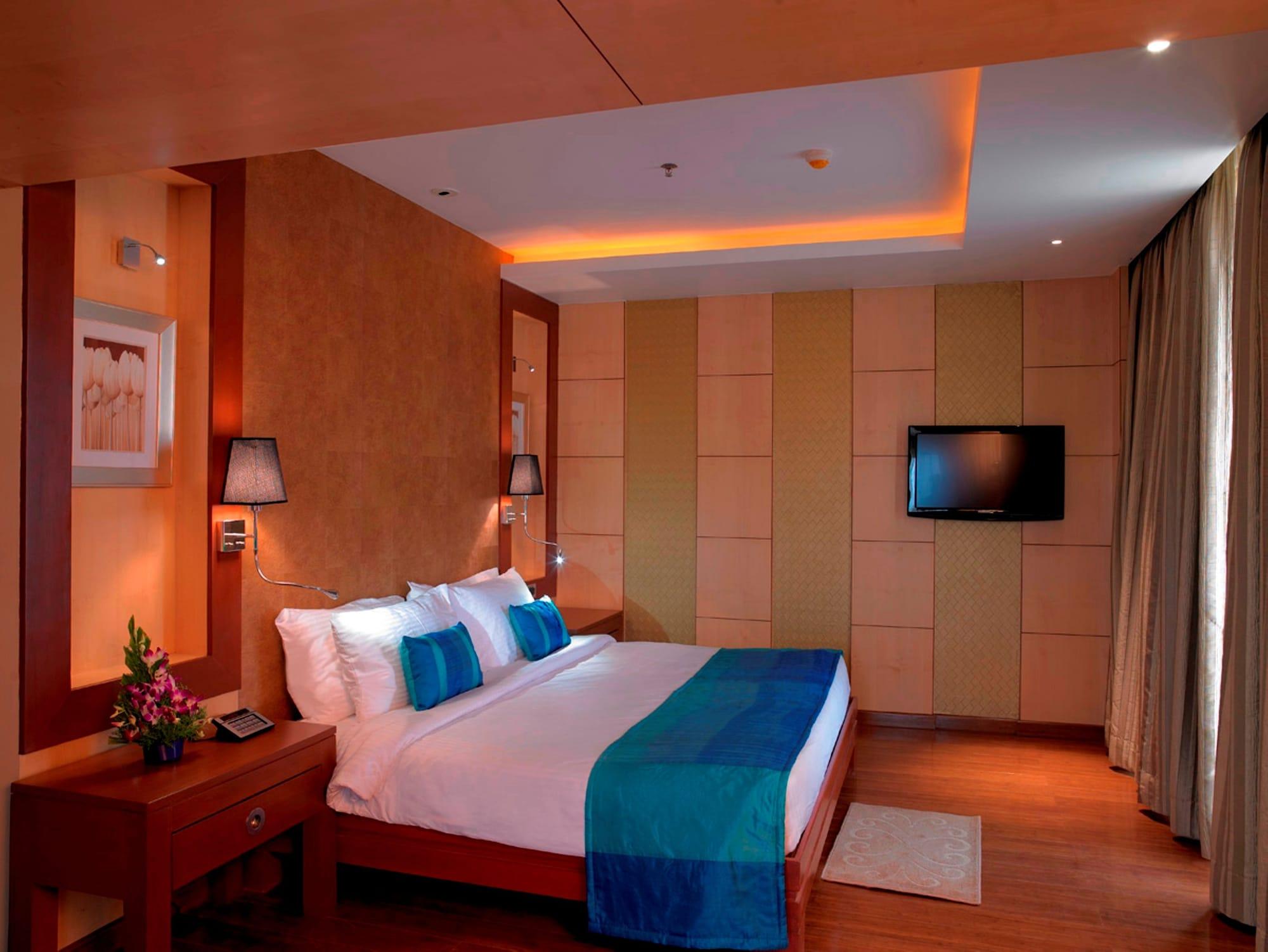 Royal Orchid Central Kireeti Hampi, Hospet Room photo