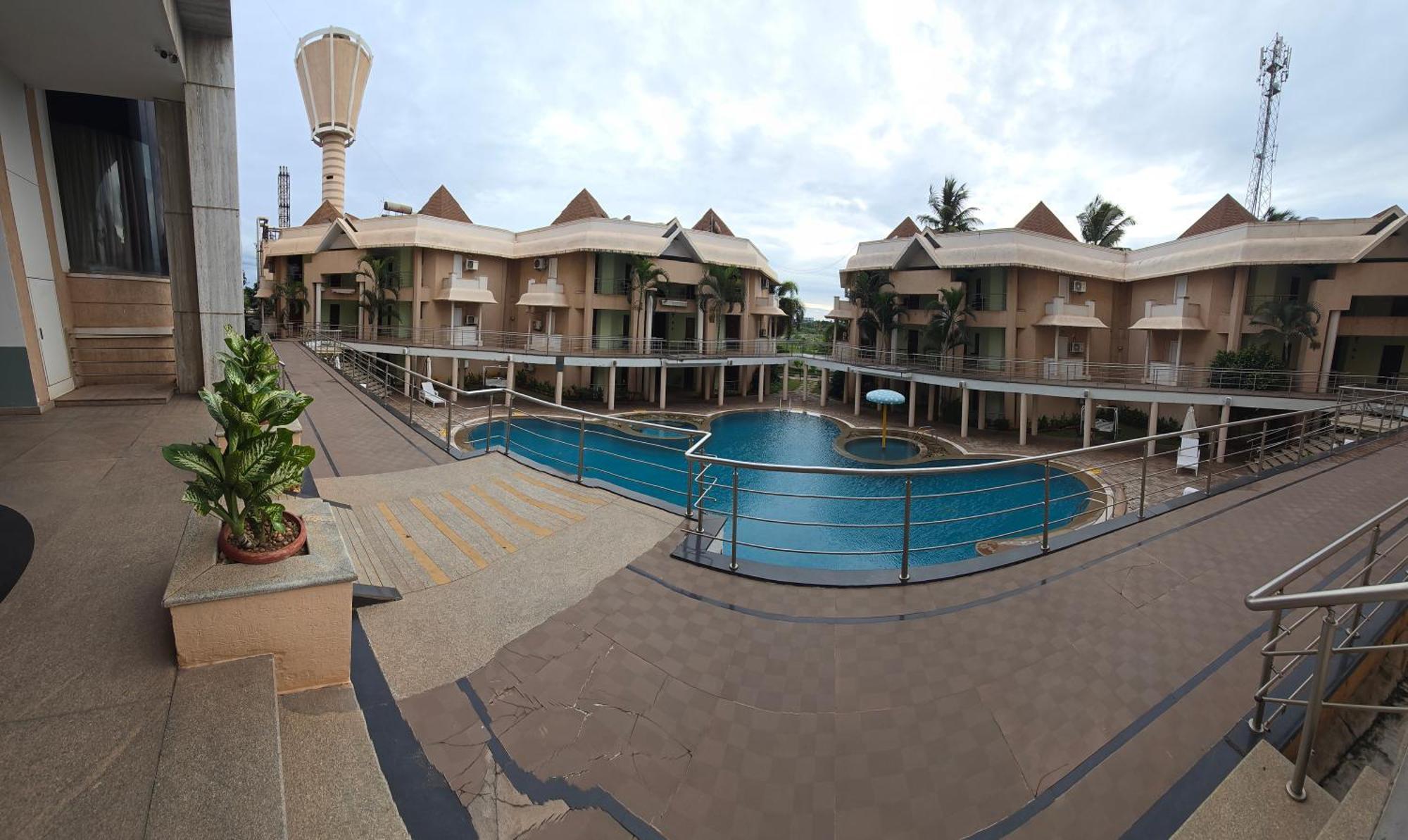 Royal Orchid Central Kireeti Hampi, Hospet Exterior photo