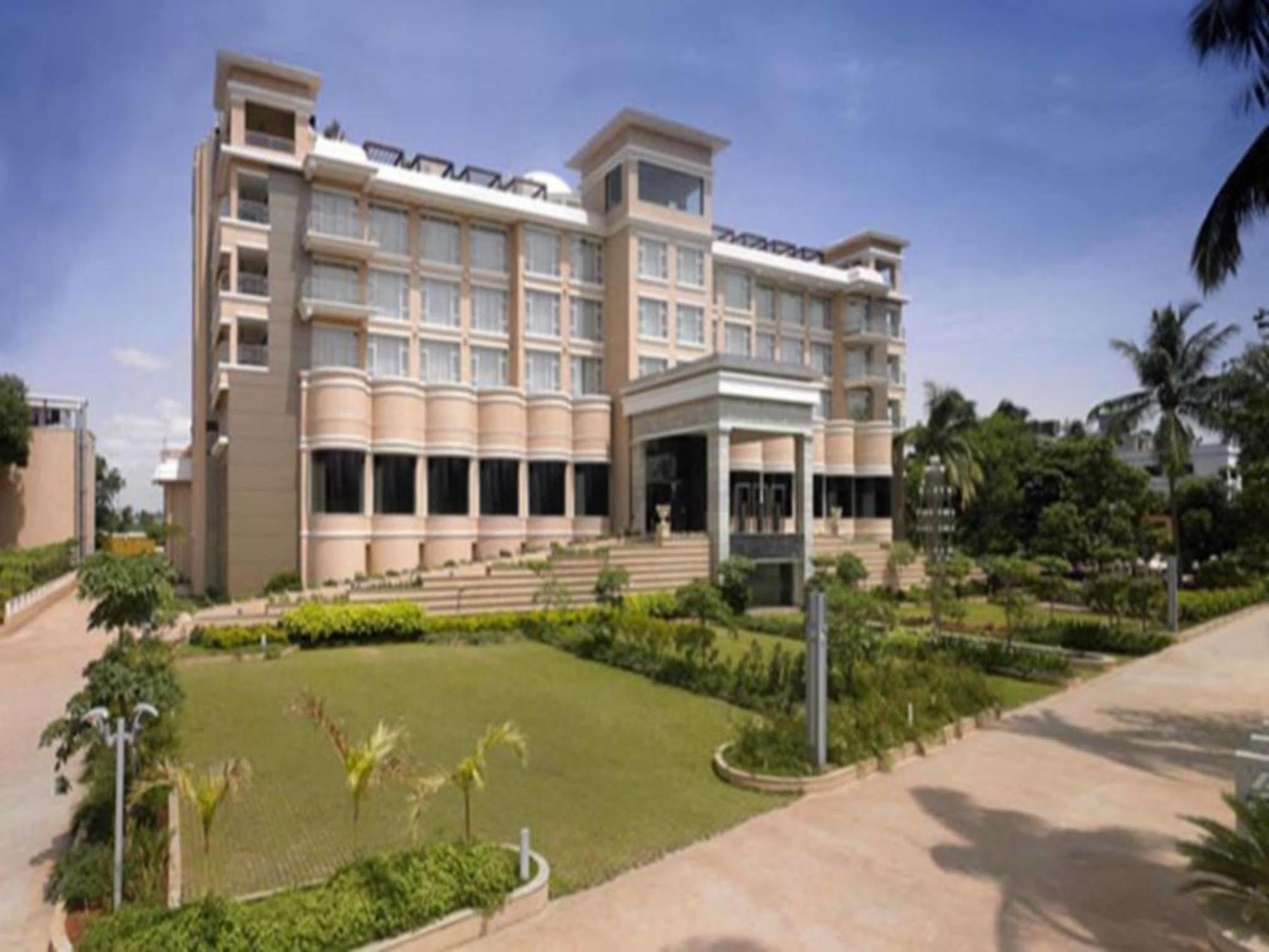 Royal Orchid Central Kireeti Hampi, Hospet Exterior photo