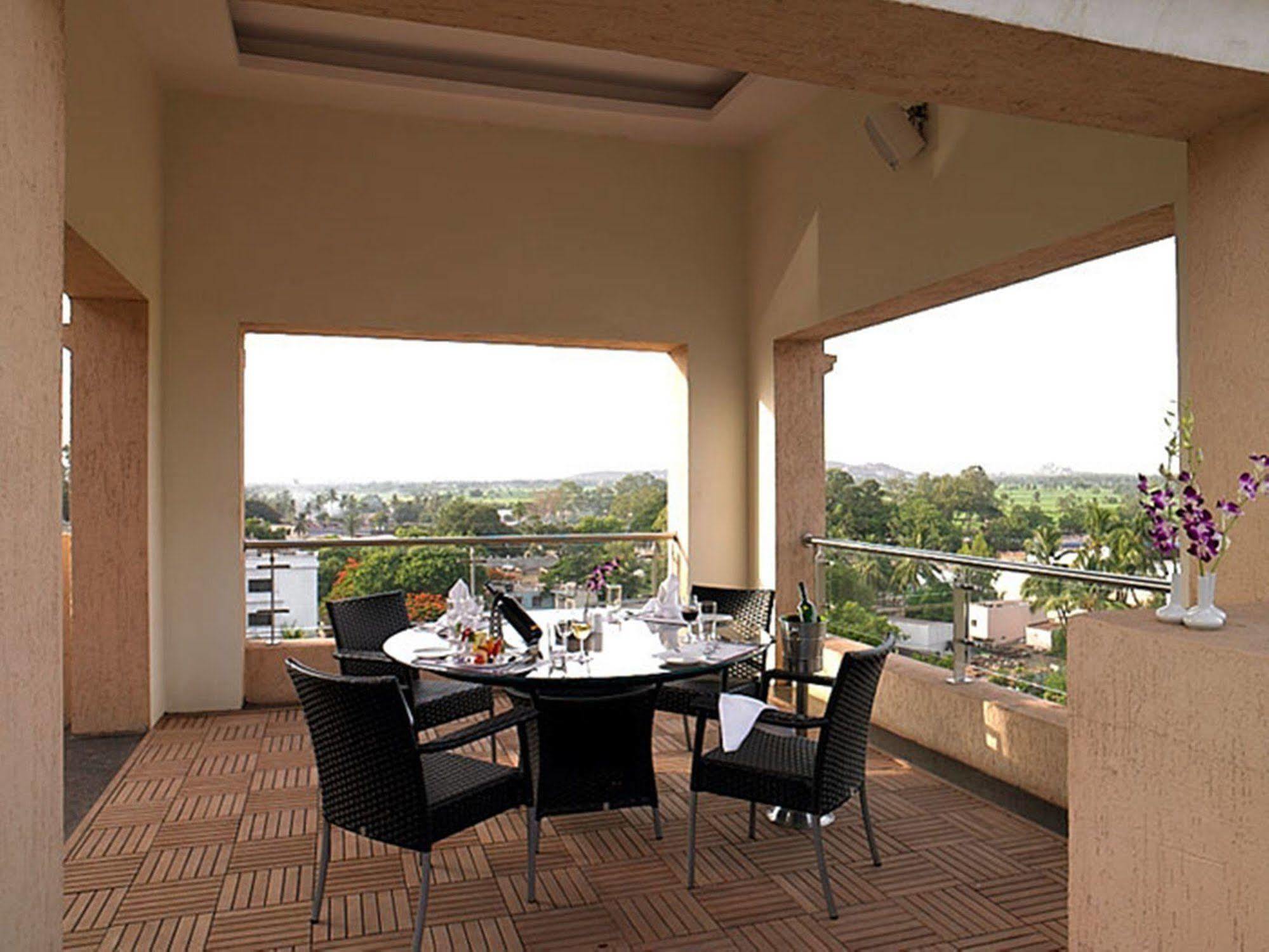 Royal Orchid Central Kireeti Hampi, Hospet Exterior photo