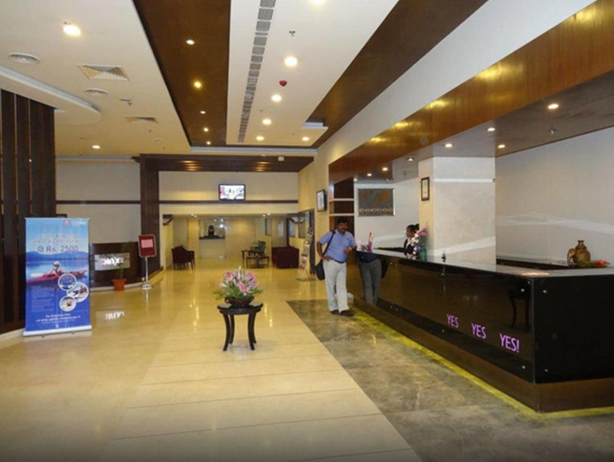 Royal Orchid Central Kireeti Hampi, Hospet Exterior photo