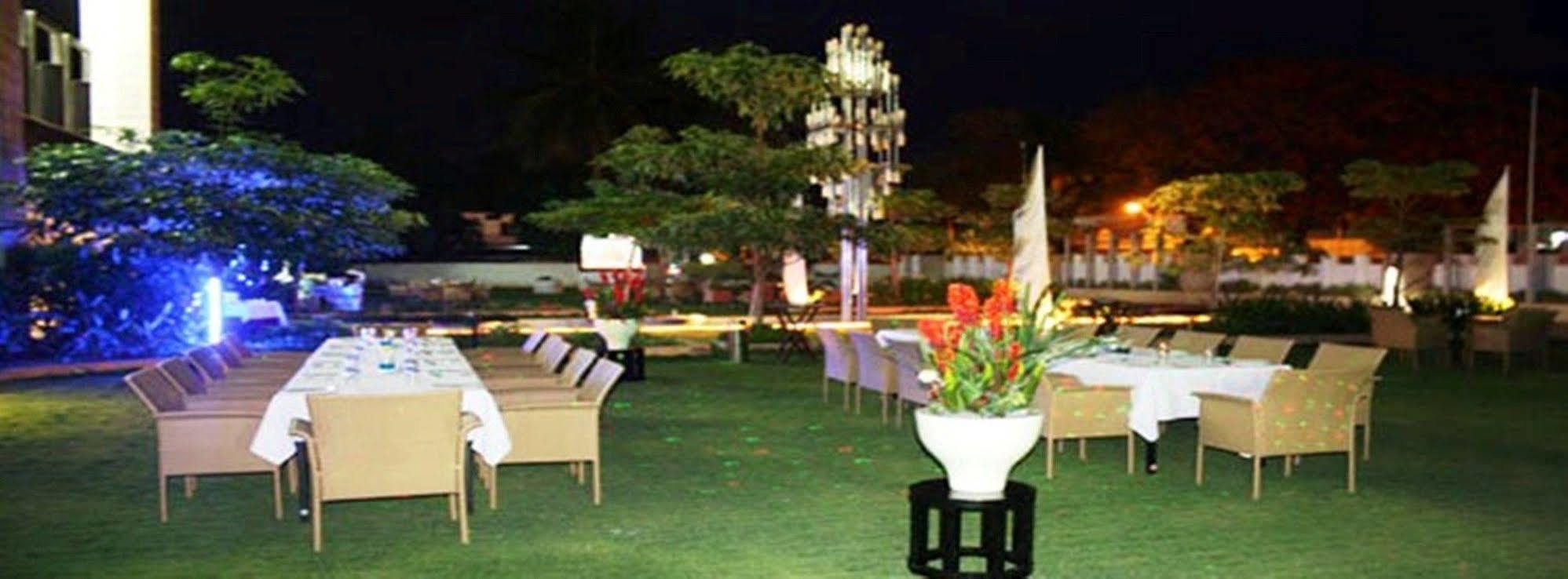 Royal Orchid Central Kireeti Hampi, Hospet Exterior photo